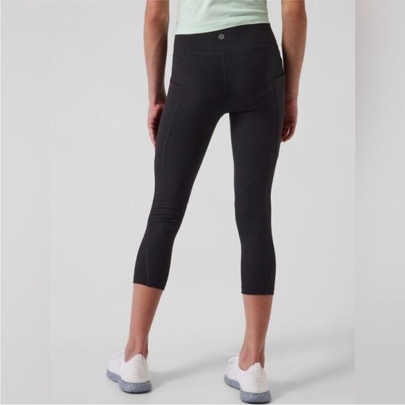 NWT Athleta Girl High Rise Stash Your Treasures Capri Tight Black - Picture 4 of 13